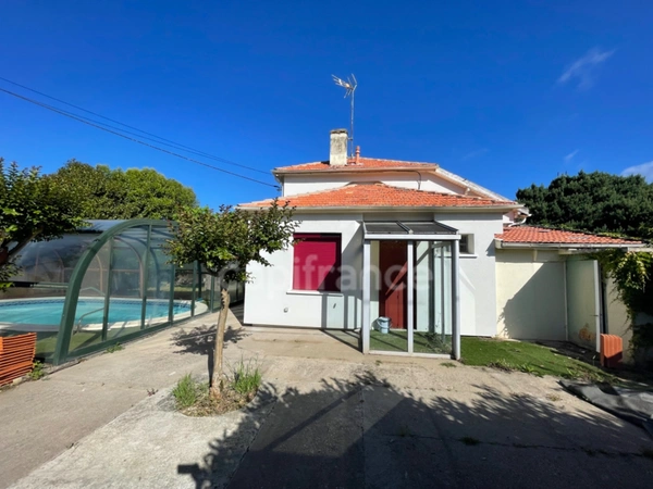 Maison de charme  – 166 m² – 2 chambres – combles aménageables - Piscine - Emplacement idéal à Marmande
