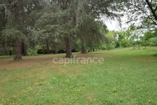 House with 4 bedrooms - 1 office - outbuildings - enclosed grounds of 22,694m2 in MEILHAN SUR GARONNE (47)