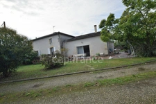 4-bedroom house with swimming pool, garage, and drying room in MARMANDE (47)