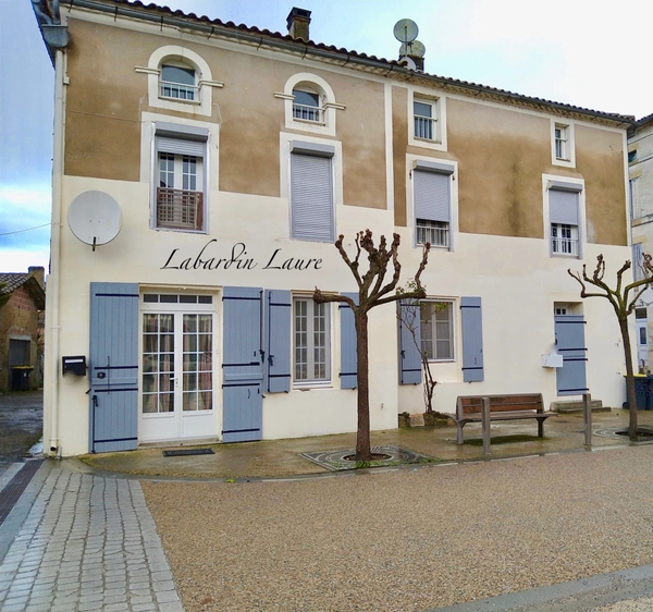 Ensemble immobilier de 140 m² - deux logements - proche de MARMANDE 