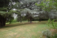 House with 4 bedrooms - 1 office - outbuildings - enclosed grounds of 22,694m2 in MEILHAN SUR GARONNE (47)
