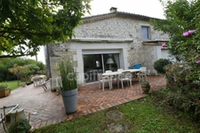 4-bedroom house with swimming pool, garage, and drying room in MARMANDE (47)