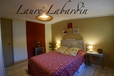 Domaine à vendre, une maison, des chambres d'hôtes et 2 appartements sur plus d'un hectare à SAINTE BAZEILLE (47)