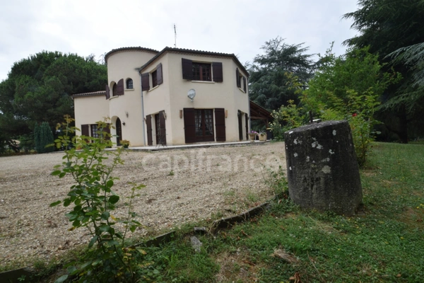 Maison 4 chambres, 1 bureau, dépendances, terrain clos 22 694m2 à MEILHAN SUR GARONNE (47)