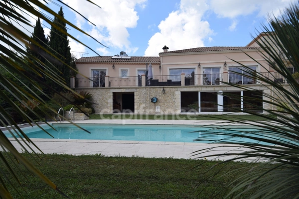 Propriété au calme - 5 chambres - T3 attenant - garage XXL - piscine - à MARMANDE (47)