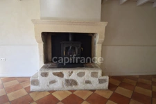 Maison en pierre dans un village de caractère, 4 chambres, garage, dépendances