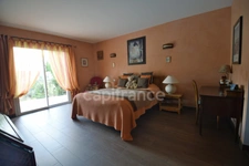 Propriété au calme - 5 chambres - T3 attenant - garage XXL - piscine - à MARMANDE (47)