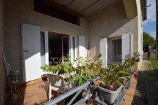 4-bedroom house with swimming pool, garage, and drying room in MARMANDE (47)