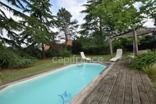 4-bedroom house with swimming pool, garage, and drying room in MARMANDE (47)
