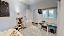 Maison de 116 m² - 4 chambres - proche services à pieds - garage -piscine