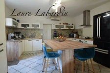 Domaine à vendre, une maison, des chambres d'hôtes et 2 appartements sur plus d'un hectare à SAINTE BAZEILLE (47)