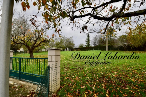 Terrain à vendre de 758,00 m² SEYCHES (47)