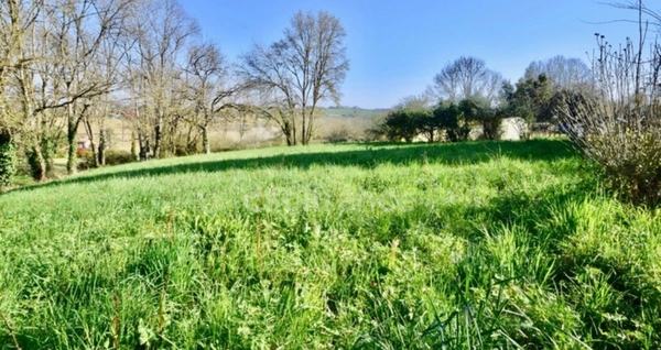 Terrain de 1 139,00 m² à PUYMICLAN (47)