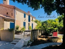 Domaine à vendre, une maison, des chambres d'hôtes et 2 appartements sur plus d'un hectare à SAINTE BAZEILLE (47)