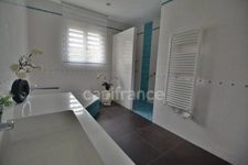 Propriété au calme - 5 chambres - T3 attenant - garage XXL - piscine - à MARMANDE (47)