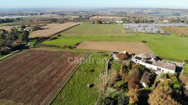Propriété - une maison d'habitation - 5 chambres d'hôtes - 2 appartements en location sur plus de 1 hectare à SAINTE BAZEILLE (47)