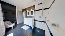 Architect-designed villa with 3 bedrooms, swimming pool, jacuzzi, outbuildings, near MARMANDE (47)