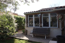 Maison de 116 m² - 4 chambres - proche services à pieds - garage -piscine