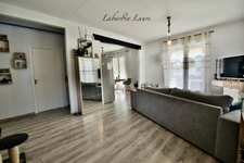 Maison de plain pied - 2 chambres  - 1 abri de jardin - terrain clos avec places de parking