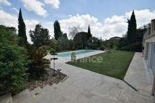Propriété au calme - 5 chambres - T3 attenant - garage XXL - piscine - à MARMANDE (47)