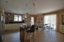 Propriété au calme - 5 chambres - T3 attenant - garage XXL - piscine - à MARMANDE (47)