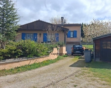 Maison familiale avec grand terrain, piscine – Saint-Martin-la-Plaine
