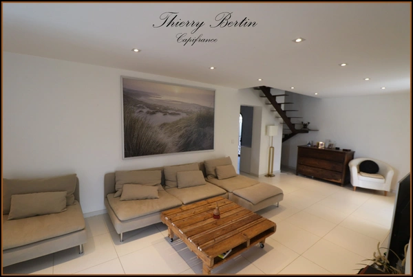 Dpt Alpes Maritimes (06), à vendre VILLENEUVE LOUBET maison P6 de 171 m² - Terrain de 1 186,00 m² 