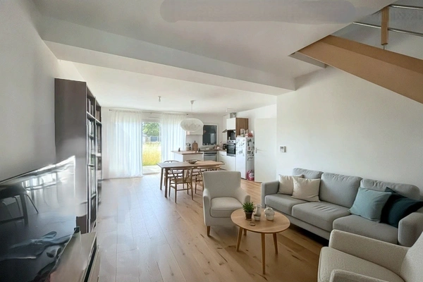 Dpt Loire Atlantique (44), à louer THOUARE SUR LOIRE maison P4   