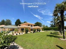 Dpt Loire Atlantique (44), à vendre LE CELLIER/MAUVES SUR LOIRE-maison P7 de 240 m²-piscine