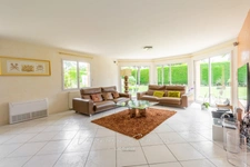 Dpt Loire Atlantique (44), for sale LE CELLIER/MAUVES SUR LOIRE-house P7 of 240 m²-swimming pool