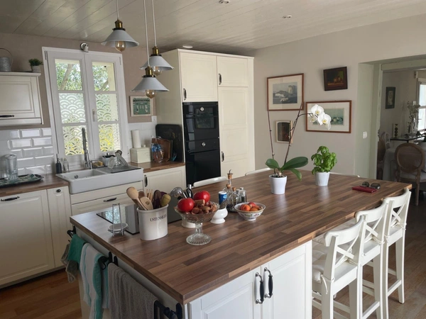 Maison à vendre 7 pièces PERIGNY (17) terrain 499m².