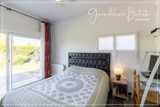 Single-storey house 134m² - 4 bedrooms - 1140m² plot with swimming pool - PINEUILH (33)