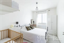Single-storey house 134m² - 4 bedrooms - 1140m² plot with swimming pool - PINEUILH (33)