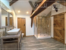 Superb property comprising a main house and 3 gîtes - 1.9 hectares of land with swimming pool 