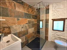Superb property comprising a main house and 3 gîtes - 1.9 hectares of land with swimming pool 