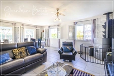 Single-storey house 134m² - 4 bedrooms - 1140m² plot with swimming pool - PINEUILH (33)