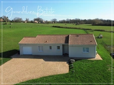 Maison Plain-pied 110m² - 3 chambres - Terrain 3046m² avec vue dégagée - DPE A - LA FORCE