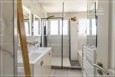 Single-storey house 134m² - 4 bedrooms - 1140m² plot with swimming pool - PINEUILH (33)