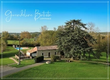 Superb property comprising a main house and 3 gîtes - 1.9 hectares of land with swimming pool 