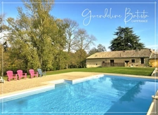 Superb property comprising a main house and 3 gîtes - 1.9 hectares of land with swimming pool 