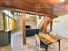 Superb property comprising a main house and 3 gîtes - 1.9 hectares of land with swimming pool 