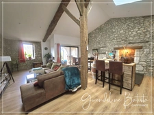 Character house with a 200m² gîte - 1485m² plot with salt water pool - Unobstructed view of the vineyards