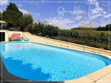 Character house with a 200m² gîte - 1485m² plot with salt water pool - Unobstructed view of the vineyards