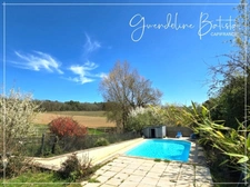 Character house with a 200m² gîte - 1485m² plot with salt water pool - Unobstructed view of the vineyards