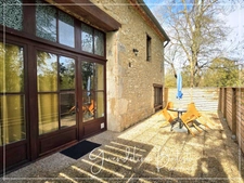 Superb property comprising a main house and 3 gîtes - 1.9 hectares of land with swimming pool 
