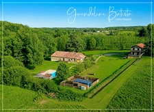 Superbe propriété composée d'une Maison Principale et de 3 Gîtes - Terrain 1,9 Ha avec Piscine 