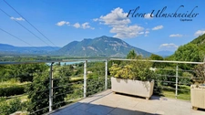Maison familiale d'environ 135 m² avec vue panoramique, au cœur d'un écrin de verdure à CHANAZ (73). À seulement 25 minutes d'Aix-les-Bains, 45 minutes de Chambéry et 50 minutes d'Annecy.