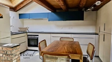 Maison en pierre avec piscine + terrain à vendre à SERRIERES EN CHAUTAGNE (73), 50 min de Genève et d'Annecy, 35 min d'Aix-les-Bains et 10 min du lac du Bourget