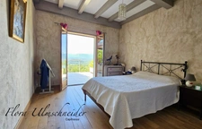 Maison familiale d'environ 135 m² avec vue panoramique, au cœur d'un écrin de verdure à CHANAZ (73). À seulement 25 minutes d'Aix-les-Bains, 45 minutes de Chambéry et 50 minutes d'Annecy.