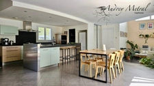 Villa à vendre à Serrières-en-Chautagne avec piscine, à 50 min de Genève et d'Annecy, 35 min d'Aix-Les-Bains et 15 min du Lac du Bourget